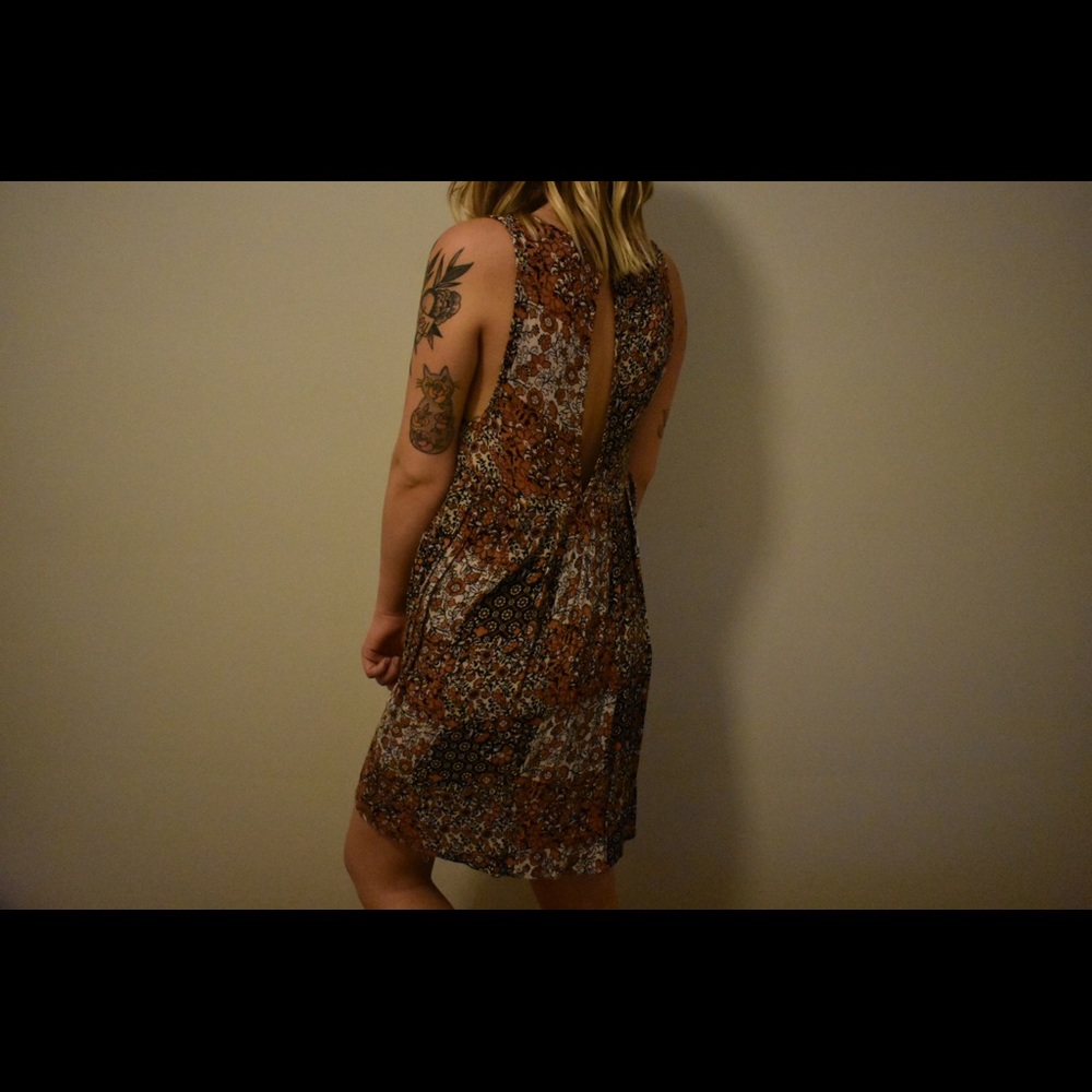 Fun pattern dress! - Picture 2 of 2